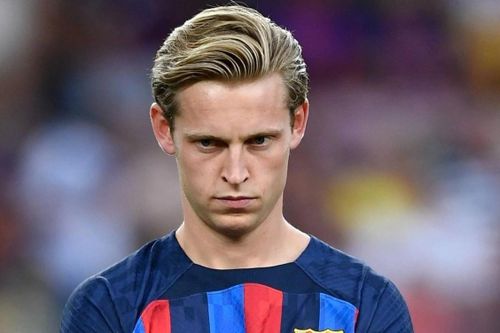 Barca đe dọa De Jong