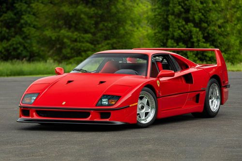 Hàng hiếm Ferrari F40 được bán đấu giá