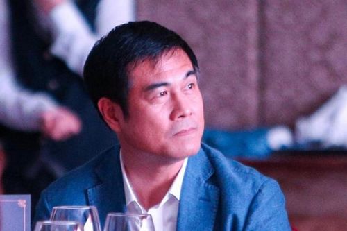 Chủ tịch Hữu Thắng thay HLV Trần Minh Chiến dẫn dắt CLB TPHCM