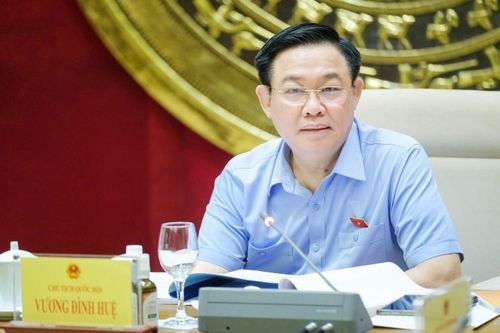 Chủ tịch Quốc hội Vương Đình Huệ: Thống nhất, chuẩn hóa, nâng cao hiệu quả giám sát của Hội đồng Nhân dân
