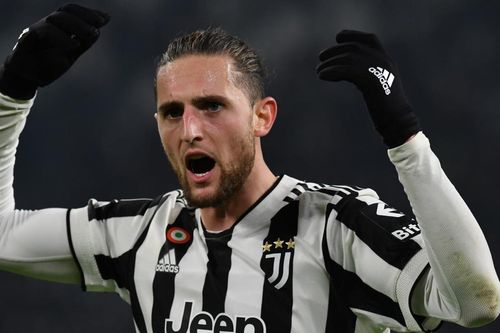 Rabiot rắc rối không kém Pogba