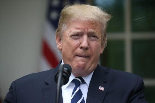 Cái khó bủa vây giấc mơ 2024 của ông Donald Trump