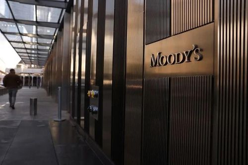 Italy nói 'đáng nghi vấn' khi bị Moody´s hạ bậc xếp hạng về triển vọng