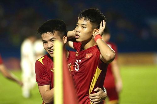 Hạ U19 Thái Lan trong trận thủy chiến, U19 Việt Nam vào chung kết giải U19 Quốc tế 2022