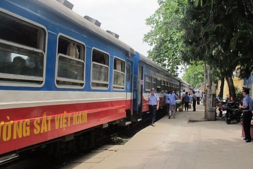Ngành đường sắt chạy thêm nhiều chuyến tàu tuyến Hà Nội-Lào Cai