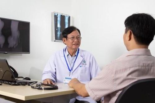 Có thể điều trị hiệu quả bệnh gút nặng và các bệnh mạn tính kèm theo bằng mô hình quản lý ngoại trú