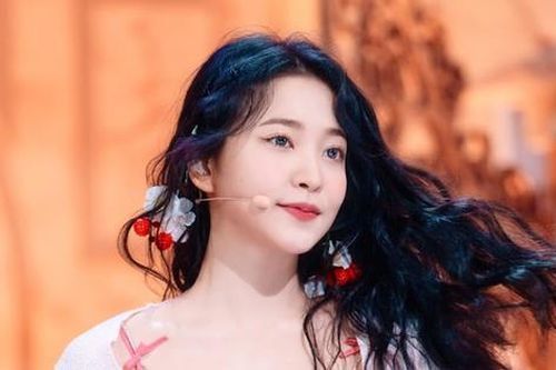 Bị nhận xét mắc 'bệnh Jennie BLACKPINK', Yeri (Red Velvet) đáp trả mạnh mẽ