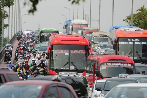 TP.HCM nên cấm xe khách vào nội đô theo phương án nào