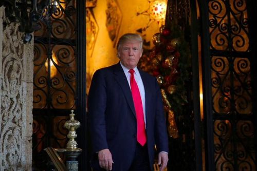 Ông Trump dùng cuộc khám xét của FBI để vận động quyên góp tiền?