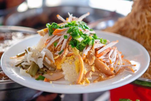Quán cơm tấm miền Tây mỗi ngày bán hết 35 nồi