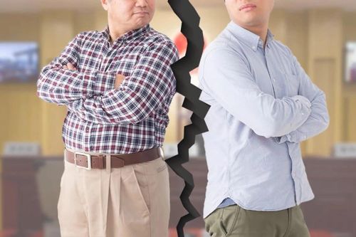 Cha kiện con trai vì bị chế nhạo khi giải sai bài toán