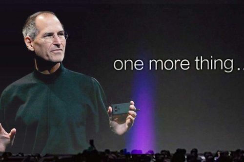 Người tạo ra chiếc áo mang tính biểu tượng của Steve Jobs