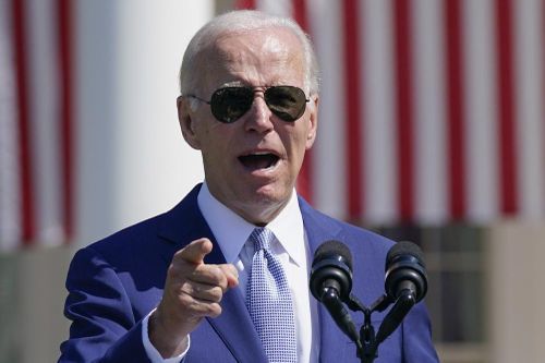 Ông Biden tiến thoái lưỡng nan