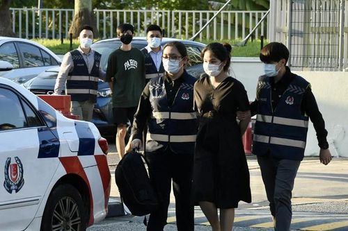 Cặp đôi Singapore lừa đảo 23 triệu USD đồ hiệu đã bị bắt