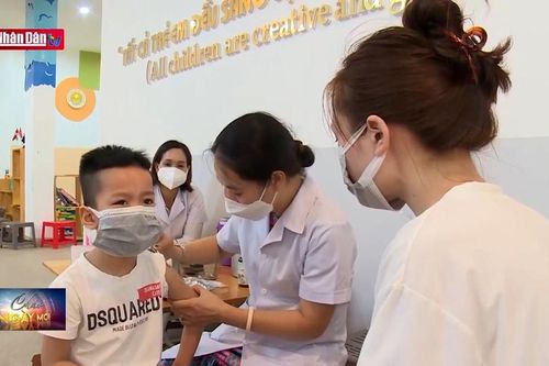 Tăng tốc tiêm chủng vaccine Covid-19