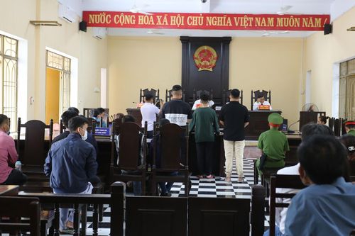 Nam sinh đâm chết thầy hiệu trưởng lĩnh án