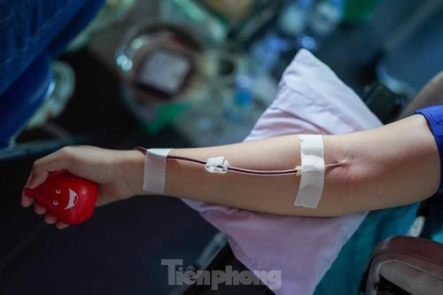 Khởi tố đối tượng 'làm tiền' trên người hiến máu tình nguyện