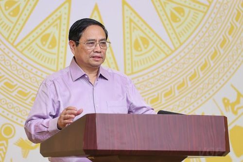 Thủ tướng: Doanh nghiệp cần quan tâm đến việc giữ chân người lao động