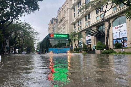 Tiếp tục mưa to tại Hà Nội, cần đề phòng ngập lụt