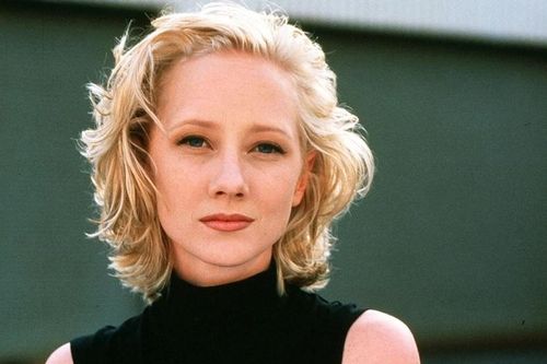 Nữ diễn viên Anne Heche chết não sau vụ tai nạn