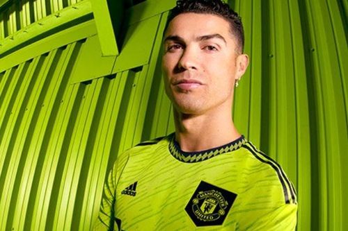 Man United ra mắt mẫu áo đấu lạ