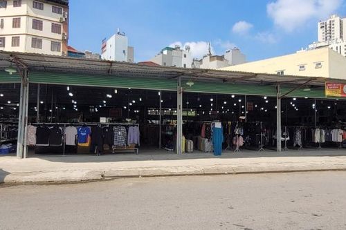 Chợ dân sinh 'mọc' trên đất dự án