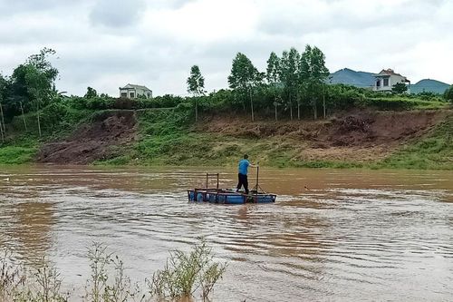 Chủ tịch tỉnh Bắc Giang tặng Bằng khen Phó chủ tịch xã cứu người giữa dòng nước lũ