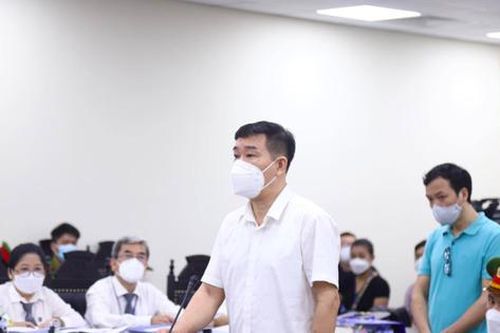 Cựu đại tá Phùng Anh Lê cho rằng bị thuộc cấp 'dựng kịch'