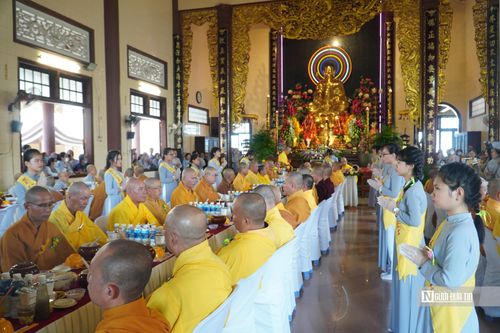 Bình Thuận: Hàng ngàn phật tử xúc động trước Lễ Vu lan báo hiếu