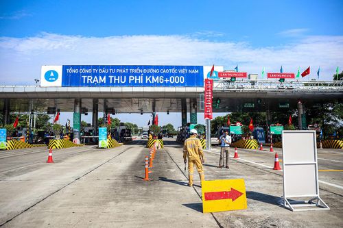 Thu phí không dừng - hãy dừng các bất cập!