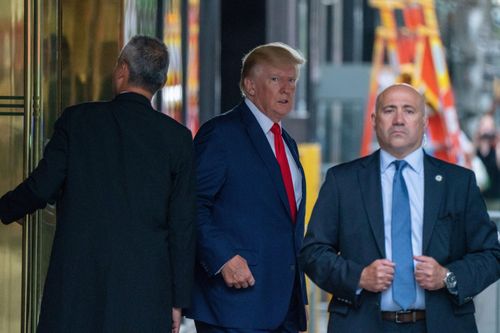 Tin xấu liên tiếp đến với ông Trump và đảng Cộng hòa