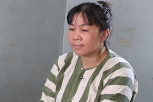 Quản lý quán massage để nhân viên tự thỏa thuận bán dâm