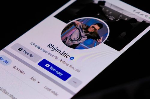 Rhymastic, Wowy bị đổi tên Facebook