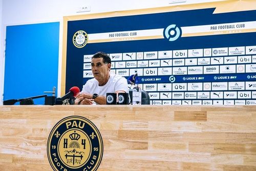 HLV Tholot không lo lắng dù Pau FC ghi bàn tệ nhất Ligue 2