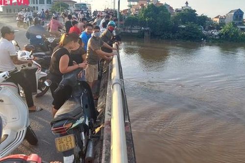 Hải Dương: Người đàn ông huyện Ninh Giang đi xe máy lên cầu Ràm bất ngờ nhảy xuống sông Cửu An