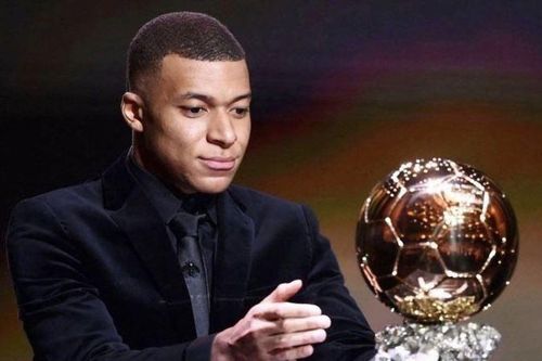 Mbappe tự điền tên vào top 3 Quả bóng vàng 2022