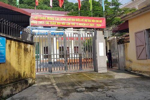 Bức xúc vì phải nộp 2 triệu đồng khi làm hồ sơ cho con vào lớp 6 ở Hải Phòng