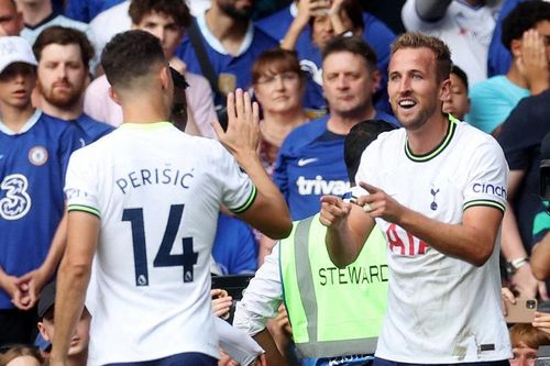 Chelsea hòa Tottenham sau màn rượt đuổi kịch tính