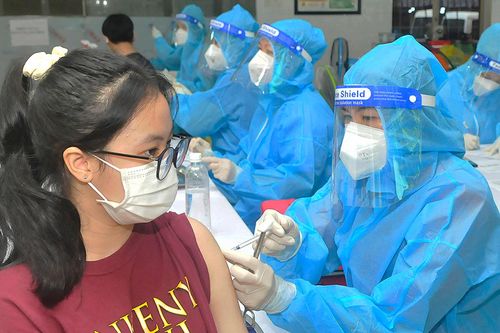 Nhiều dịch bệnh diễn biến phức tạp, công tác tiêm vaccine cần ưu tiên hàng đầu
