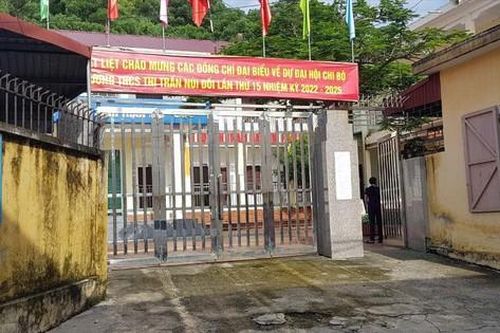 Phê bình hiệu trưởng bị tố 'lạm thu', yêu cầu hoàn trả tiền trong ngày 15/8
