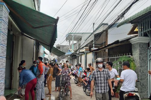 Mâu thuẫn trong lúc ăn hủ tiếu, người phụ nữ bị chém nguy kịch