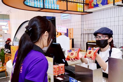 Thị trường bánh Trung thu 'nóng' hơn với sự trở lại của Kido