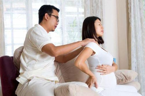 Sau khi vào phòng sinh với vợ, chồng tôi đưa ra quyết định khiến cả nhà ngạc nhiên