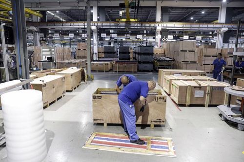 Tín hiệu u ám về kinh tế toàn cầu từ các nhà máy ở Trung Quốc