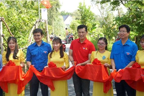 Đèn về ấp, thắp lên nụ cười