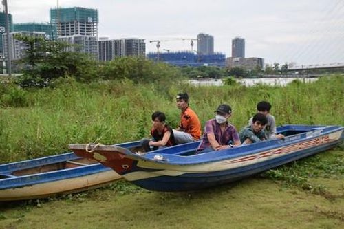 Băng cướp đi đường sông trộm tài sản công trường ở trung tâm TPHCM sa lưới