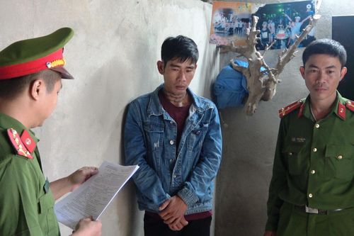 Đang chịu án tù treo lại tiếp tục gây thương tích cho công an
