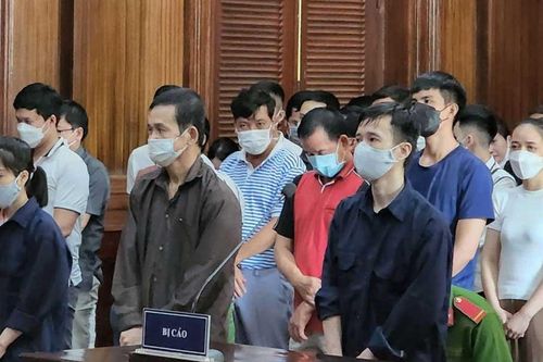 Ham tiền thưởng, các con bạc 'cống nạp' hàng ngàn tỷ đồng cho ông trùm