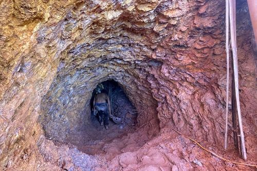 'Vàng tặc' lộng hành tàn phá rừng phòng hộ ở Lai Châu - Bài 2: 'Chảy máu' tài nguyên