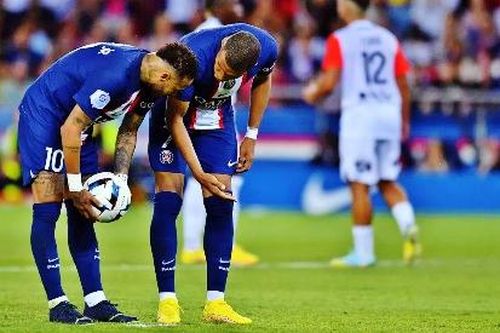 Kylian Mbappe đi bộ trên sân: Hội chứng ngôi sao đá bóng?
